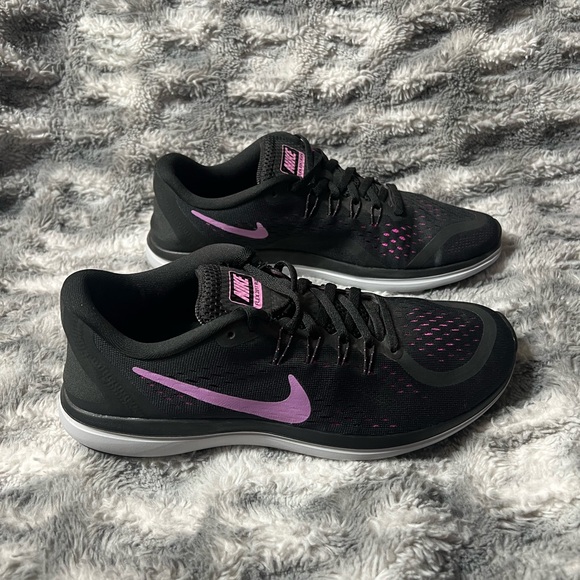 Nike Flex 2017 Run Women’s Size 10 Black & Purple (898476-014) - Picture 1 of 6